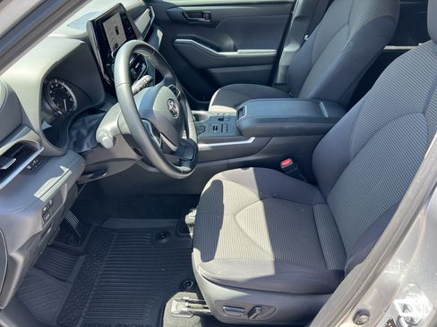 Certified 2024 Toyota Highlander LE image 20