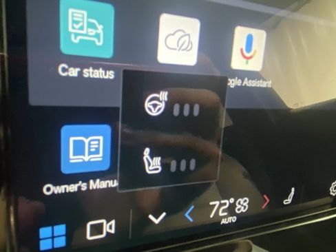 Certified 2025 Volvo XC40 B5 Ultra image 24