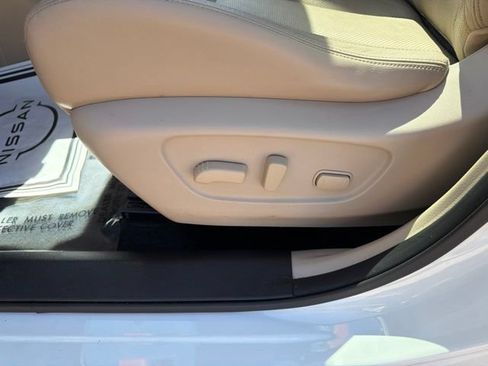Used 2018 Nissan Rogue SL w/ Premium Package AWD/4WD image 18