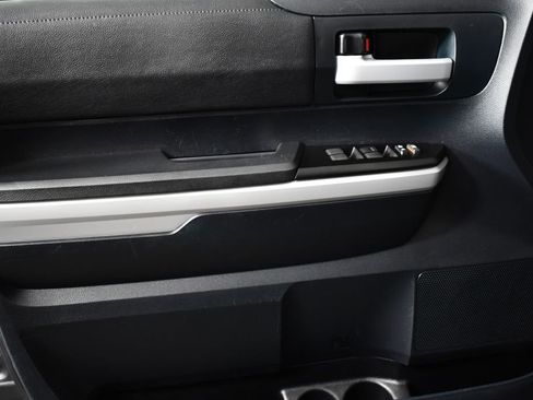 Used 2018 Toyota Tundra SR5 image 22