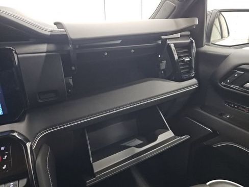 Used 2025 GMC Sierra 1500 AT4X image 30