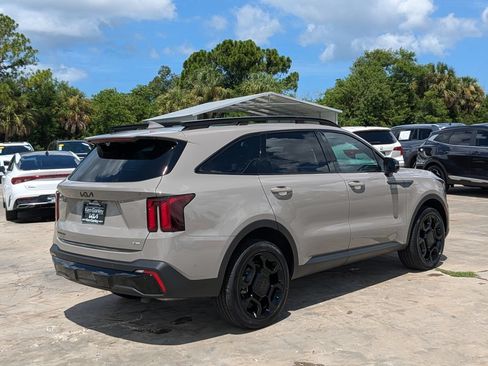 Certified 2026 Kia Sorento SX Prestige AWD/4WD image 8