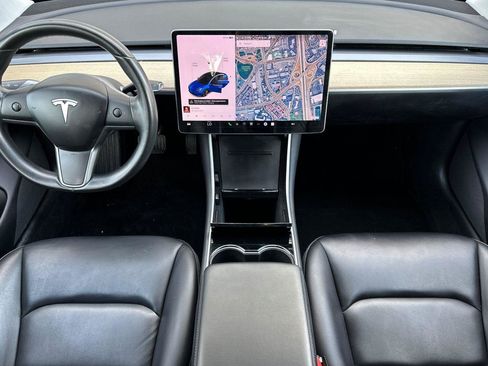 Used 2018 Tesla Model 3 Mid Range image 13