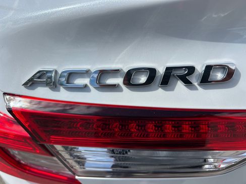 Used 2022 Honda Accord Touring image 17