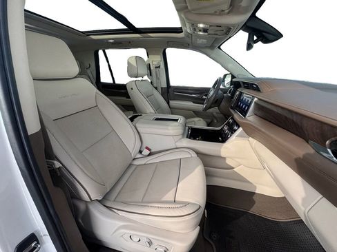 Used 2021 GMC Yukon Denali image 16