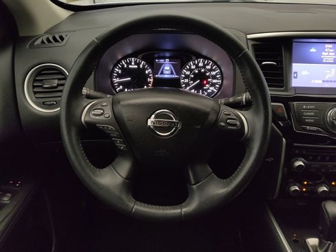 Used 2018 Nissan Pathfinder SV AWD/4WD image 22