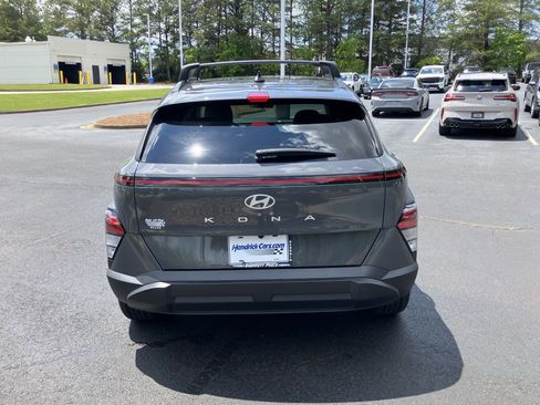 Used 2025 Hyundai Kona SEL FWD image 9