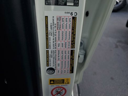 Used 2018 Toyota 4Runner Limited image 31