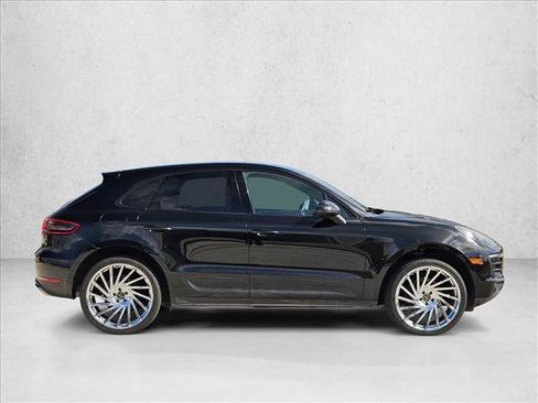 Used 2017 Porsche Macan AWD/4WD image 4