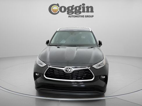 Used 2026 Toyota Highlander Limited AWD/4WD image 30