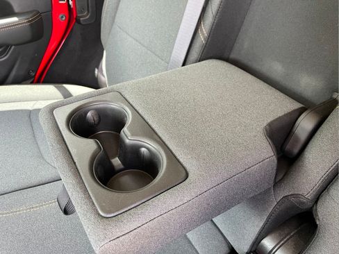 Used 2025 Jeep Wrangler Unlimited Sahara AWD/4WD image 28