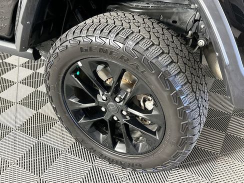 Certified 2024 Jeep Gladiator Sport image 40