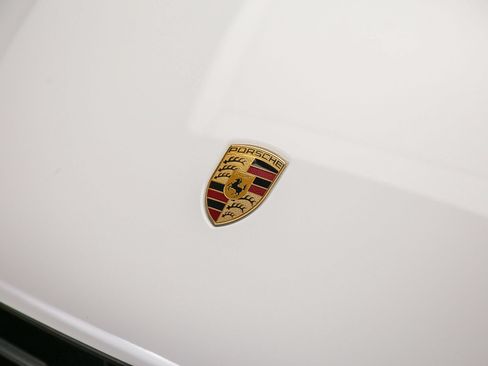 Certified 2023 Porsche Macan AWD/4WD image 12