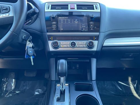 Used 2017 Subaru Outback 2.5i Premium image 15
