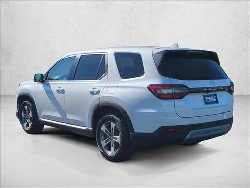 Used 2025 Honda Pilot EX-L image 8