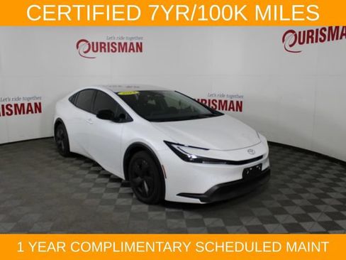 Used 2025 Toyota Prius LE FWD image 11