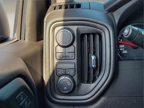 Used 2022 Chevrolet Silverado 1500 Custom Trail Boss w/ Midnight Edition image 14