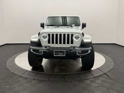 Used 2018 Jeep Wrangler Unlimited Sahara AWD/4WD image 3
