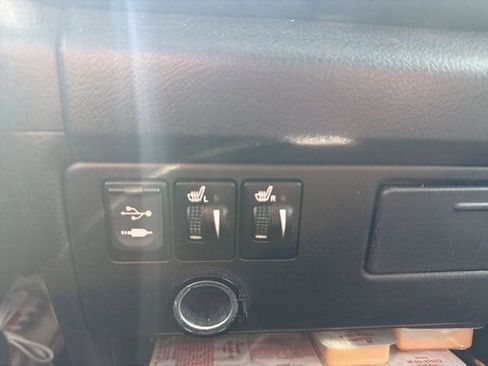 Used 2017 Toyota Sienna SE w/ SE Preferred Package image 19