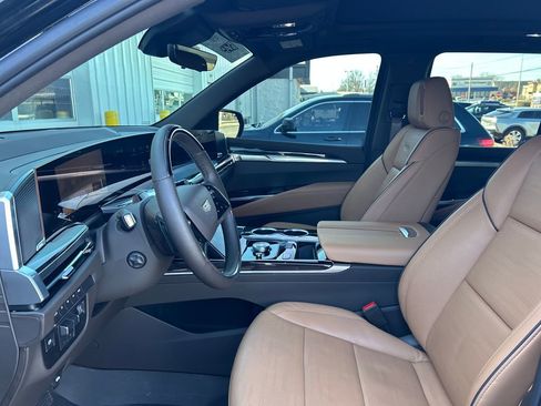 Certified 2026 Cadillac Escalade Luxury w/ LPO, Floor Liner Package image 13