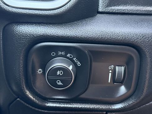 Used 2020 RAM 1500 Big Horn RWD image 29