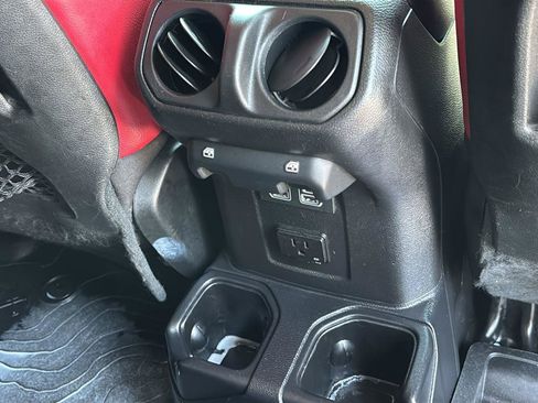 Used 2020 Jeep Gladiator Rubicon AWD/4WD image 23