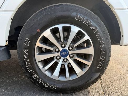 Used 2017 Ford Expedition XLT AWD/4WD image 39