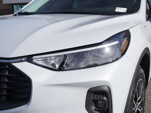 New 2026 Ford Escape SE image 14