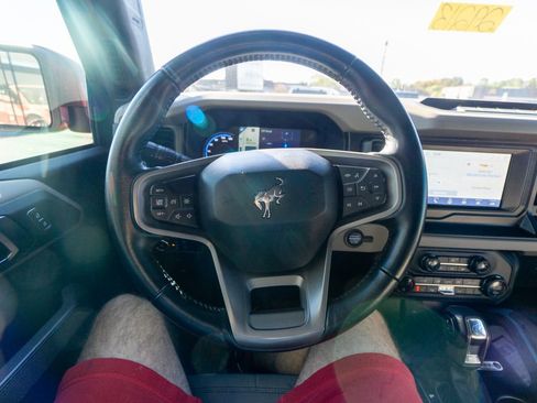 Used 2023 Ford Bronco Wildtrak image 19