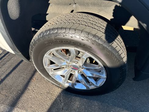 Used 2020 GMC Sierra 1500 SLT w/ SLT Premium Package image 3