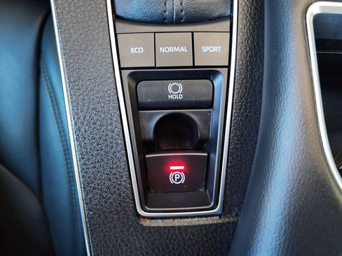 Used 2021 Toyota Avalon XLE w/ Carpet Mat Package (TMS) image 41