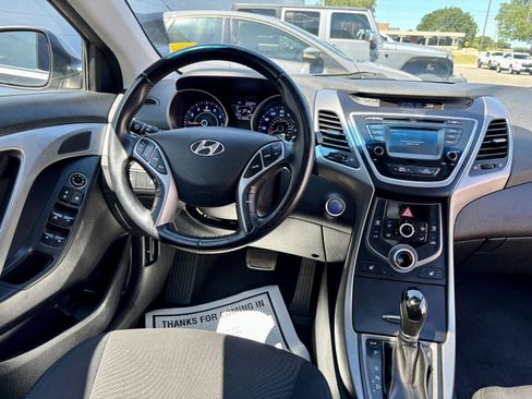 Used 2016 Hyundai Elantra Value Edition FWD image 3