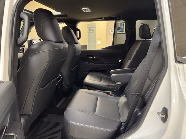 Used 2025 Lexus GX 550 w/ Accessory Package (2T) AWD/4WD image 21
