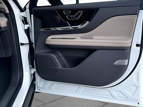 Used 2024 Lincoln Corsair FWD image 20