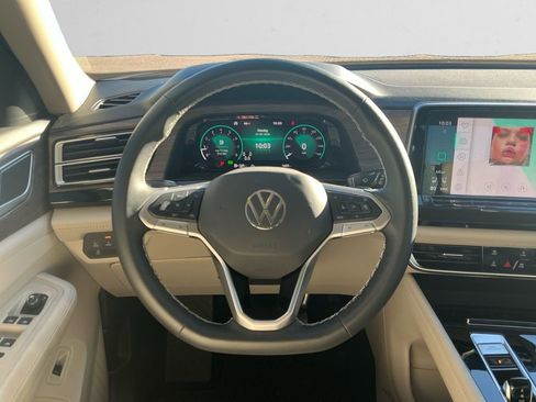 Used 2025 Volkswagen Atlas SEL image 12