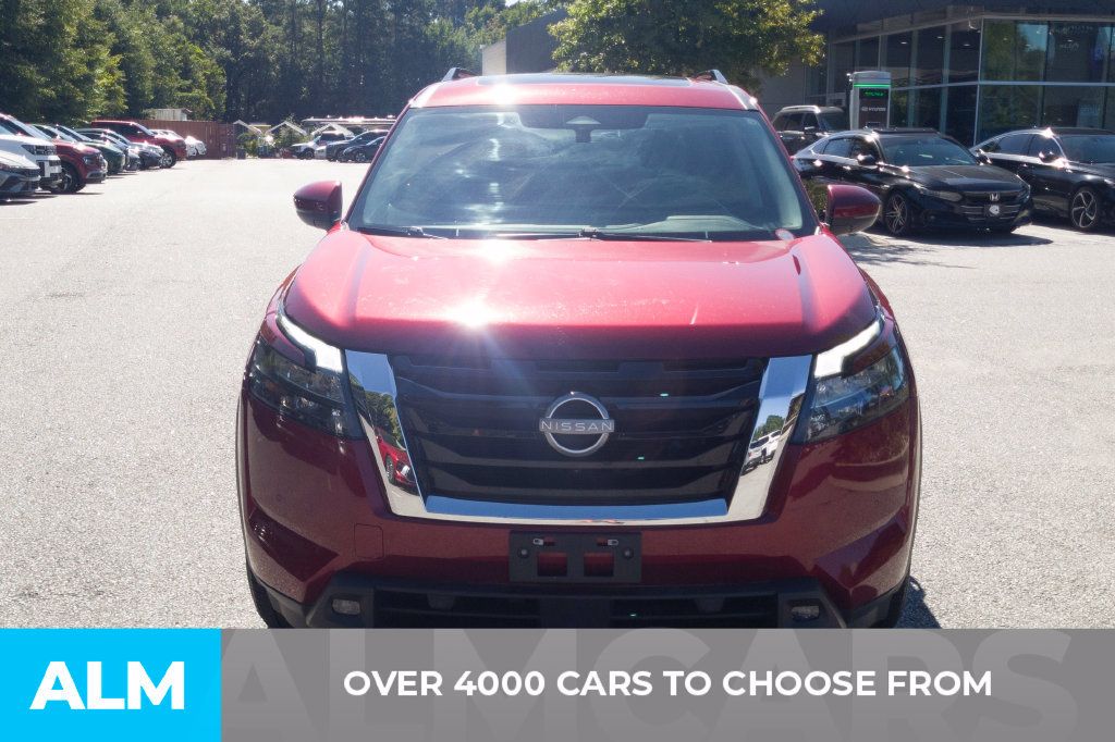 Used 2024 Nissan Pathfinder SV AWD/4WD image 2