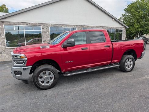 Used 2026 RAM 2500 Big Horn AWD/4WD image 3