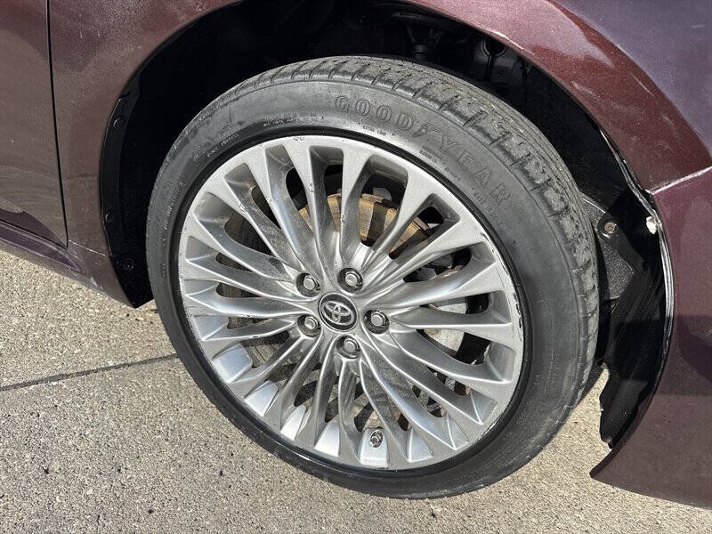 Used 2016 Toyota Avalon Limited w/ Toyota Safety Sense Package FWD image 13