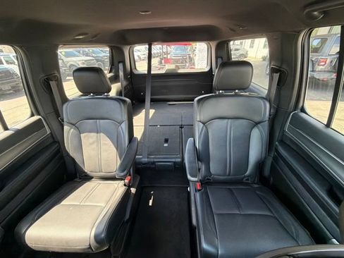Used 2025 Jeep Wagoneer Series II AWD/4WD image 15
