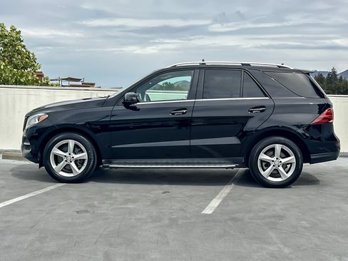Used 2017 Mercedes-Benz GLE 350 4MATIC w/ Premium 1 Package image 3