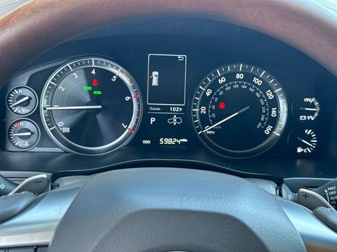 Used 2021 Lexus LX 570 4WD w/ Luxury Package image 31