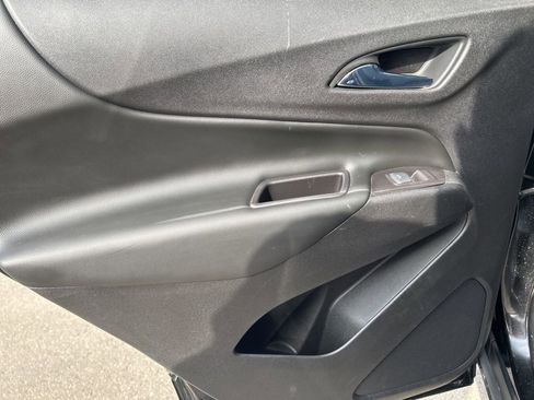 Used 2018 Chevrolet Equinox LT image 33