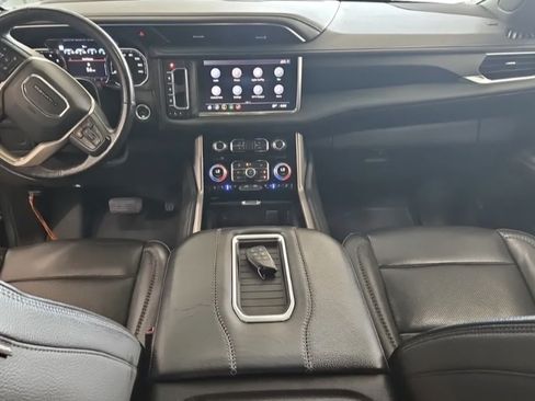 Used 2021 GMC Yukon XL Denali w/ Advanced Technology Package AWD/4WD image 10