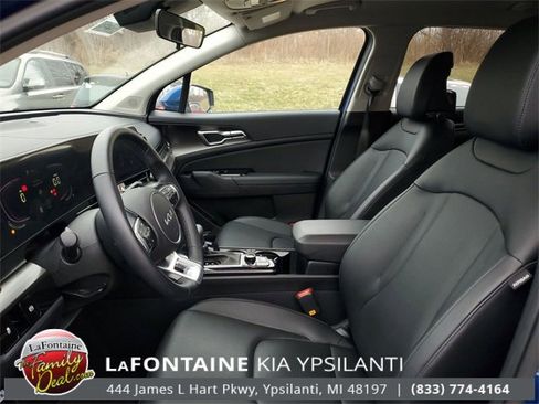 Certified 2025 Kia Sportage EX image 12