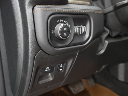 Used 2022 RAM 1500 Limited AWD/4WD image 43
