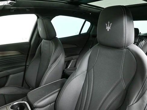 New 2025 Maserati Grecale Folgore image 5
