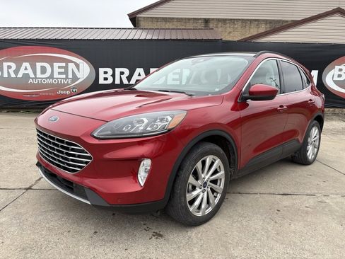 Used 2021 Ford Escape Titanium w/ Titanium Elite Package image 3