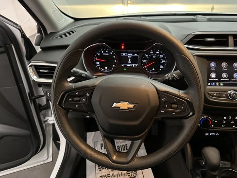 Used 2023 Chevrolet TrailBlazer LT FWD image 23