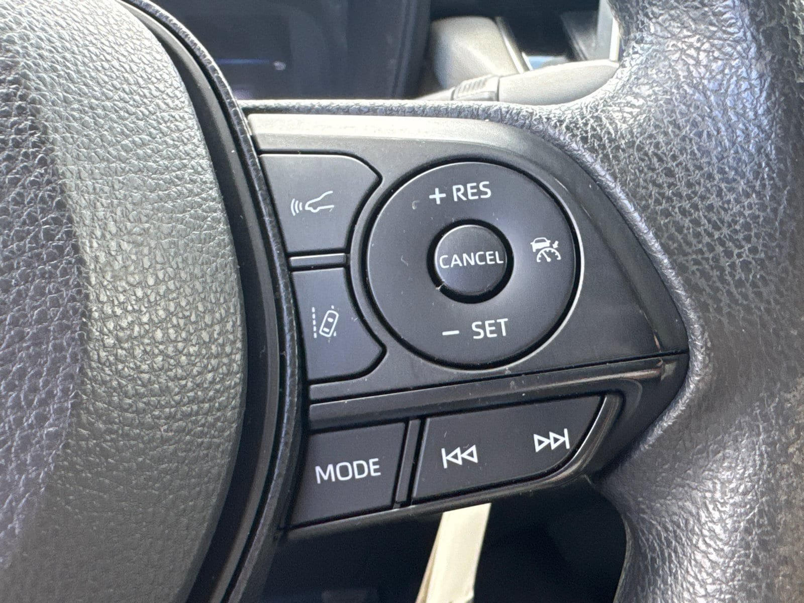 Used 2021 Toyota Corolla LE FWD image 29
