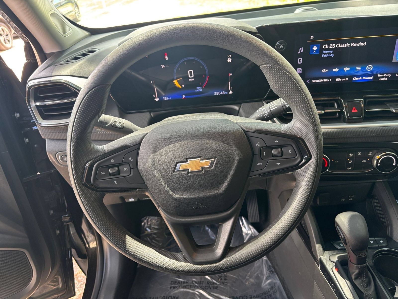 Used 2025 Chevrolet TrailBlazer LT FWD image 24